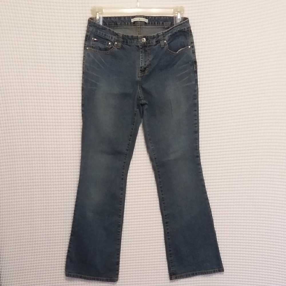4/$20 CLOSET CLOSING TOMMY HILFIGER MID WASH JEANS